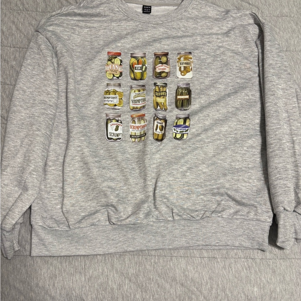 SHEIN Light Gray Crewneck Sweater with Jar Graphic
